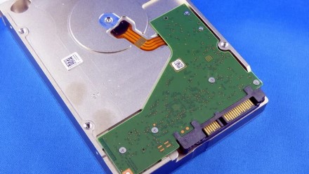 „Seagate“ atskleidė nelegalų kietųjų diskų atnaujinimo cechą Malaizijoje