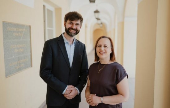Doc. Haroldas Giedra ir prof. Olga Kurasova. VU nuotr. Doc. Haroldas Giedra ir prof. Olga Kurasova. VU nuotr.