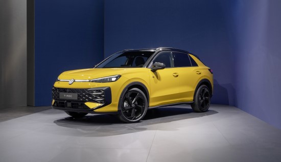 „Volkswagen“ pristatė naująjį „T-Roc“: šiuolaikiškas dizainas, hibridinės jėgainės ir aukštesnio segmento įranga