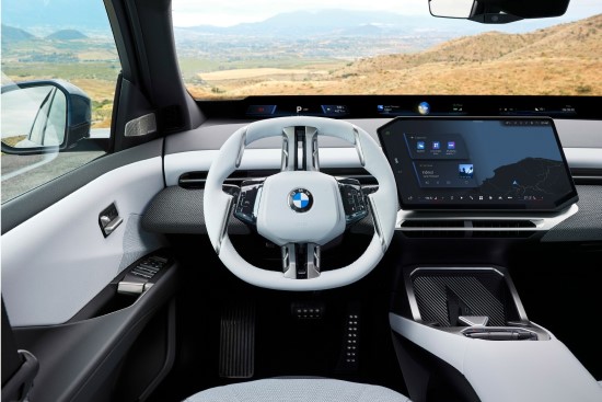 Pirmasis BMW „Neue Klasse“ modelis – viena įkrova 805 km įveikiantis „BMW iX3“ Pirmasis BMW „Neue Klasse“ modelis – viena įkrova 805 km įveikiantis „BMW iX3“
