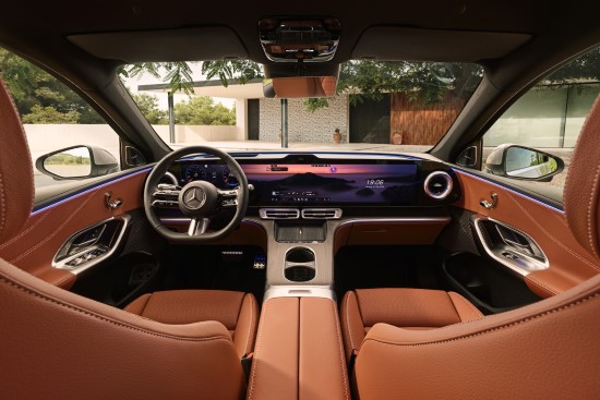 „Mercedes-Benz“ pristatė naujos kartos savo populiariausią modelį