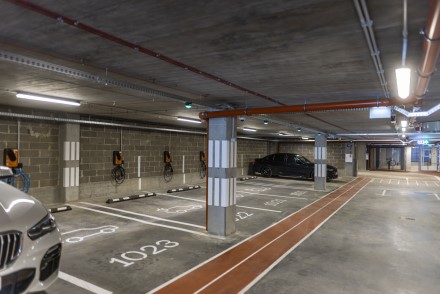 „Elektrum Lietuva“ Vilniuje toliau plečia elektromobilių įkrovimo tinklą