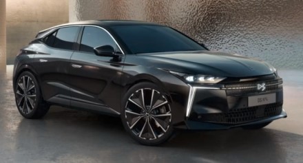 Pristatytas „DS No.4 E-Tense“ elektrinis automobilis su 450 kilometrų rida bei patrauklia kaina