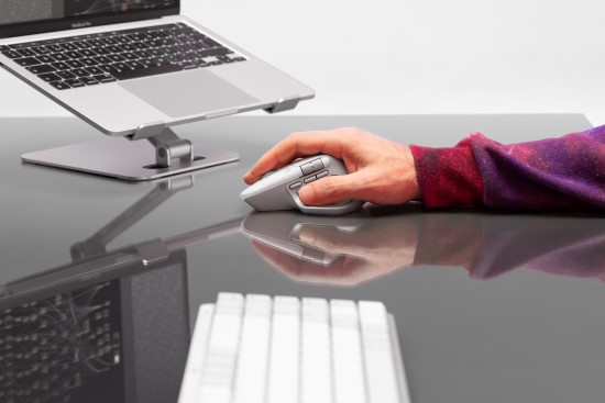 Ikoniškas atsinaujinimas: pristatome „Logitech MX Master 4“