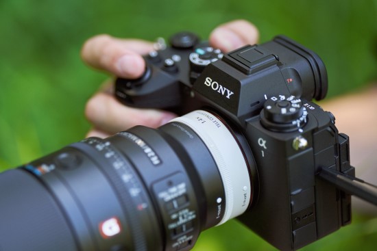 „Sony“ pristato „Sony FE 100 mm F2.8 Macro GM OSS“: nauja makrofotografijos samprata, atverianti naujus pasaulius