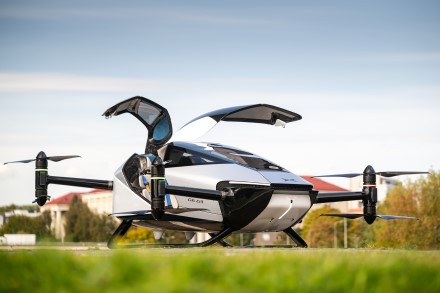 Skraidantis automobilis „XPENG X2“