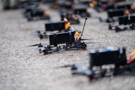 Ketvirtojoje „Dronų dienoje“ – naujausios technologijos ir dronų taktinės varžybos