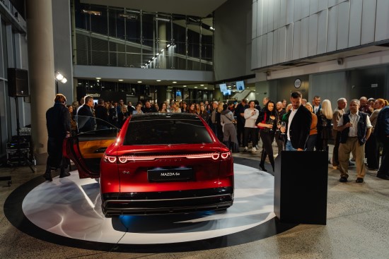 Naujasis „Mazda“ elektromobilis debiutavo „ArtVilnius‘25“ parodoje