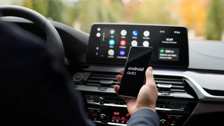 BMW sugriovė populiarų mitą: vairuotojai mieliau renkasi bendrovės navigaciją, o ne „CarPlay“ ar „Waze“