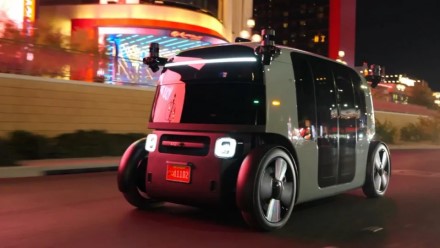 Las Vegase startuoja „Zoox“ robotaksi paslauga: automobiliai be vairo ir vairuotojo veža visiškai nemokamai Las Vegase startuoja „Zoox“ robotaksi paslauga: automobiliai be vairo ir vairuotojo veža visiškai nemokamai