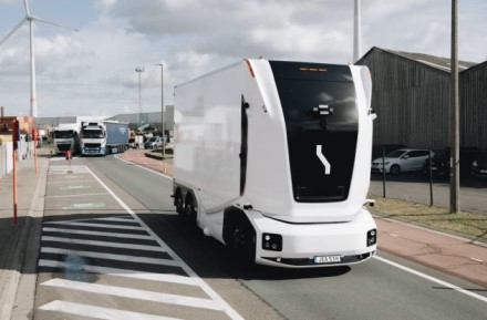 Belgija pademonstravo autonominį sunkvežimį