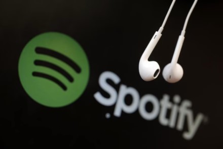 „Spotify“ pradeda karą su dirbtiniu intelektu: klonuotų balsų era baigiasi, laukia naujos taisyklės „Spotify“ pradeda karą su dirbtiniu intelektu: klonuotų balsų era baigiasi, laukia naujos taisyklės