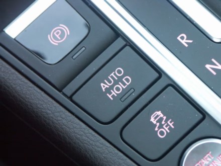 Paslėpta automobilio funkcija, apie kurią daugelis nežino: mygtukas, kuris gali palengvinti kasdienį vairavimą Paslėpta automobilio funkcija, apie kurią daugelis nežino: mygtukas, kuris gali palengvinti kasdienį vairavimą