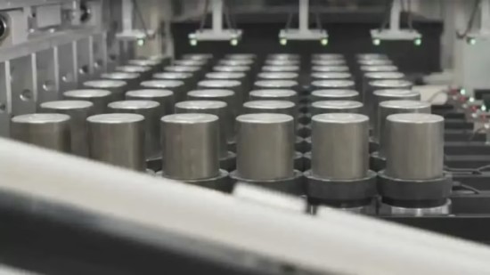 Elektromobilių baterijos gyvena du kartus: senos celės maitina dirbtinį intelektą ir duomenų centrus Elektromobilių baterijos gyvena du kartus: senos celės maitina dirbtinį intelektą ir duomenų centrus