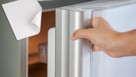 Popieriaus lapas ir šaldytuvo durelės: slaptas triukas, kuris padės jums sutaupyti krūvas pinigų Popieriaus lapas ir šaldytuvo durelės: slaptas triukas, kuris padės jums sutaupyti krūvas pinigų