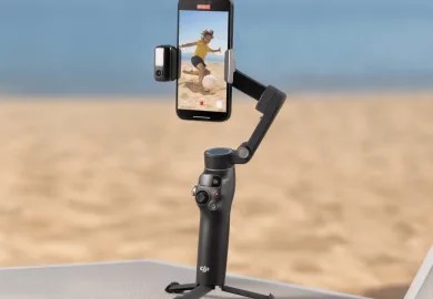 DJI pristatė „Osmo Mobile 8“ vaizdo stabilizatorių išmaniesiems telefonams su svarbiais atnaujinimais