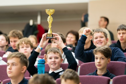 7-oji matematikos olimpiada Klaipėdos universiteto taurei laimėti subūrė rekordinį jaunųjų talentų skaičių