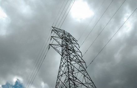 Fiksuotos elektros kainos planų tarifus didino vienas tiekėjas