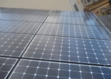 Saulės elektrinių kainos nukrito iki žemiausio lygio per beveik dvejus metus