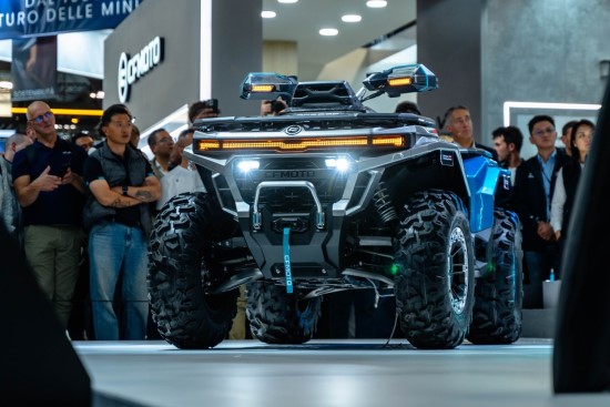 EICMA parodoje pristatyti atnaujinti „CFMoto“ keturračiai. Gamintojo nuotr. EICMA parodoje pristatyti atnaujinti „CFMoto“ keturračiai. Gamintojo nuotr.