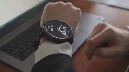 Apyrankė, kuri kraunasi nuo tavo kūno: Kinijos mokslininkai pademonstravo naują energijos šaltinį Apyrankė, kuri kraunasi nuo tavo kūno: Kinijos mokslininkai pademonstravo naują energijos šaltinį