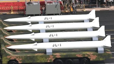 Kinija pristatė ginklą, kuris pasaulyje neturi jokių analogų: „JL 1“ gali smogti iš oro ir apeiti gynybą Kinija pristatė ginklą, kuris pasaulyje neturi jokių analogų: „JL 1“ gali smogti iš oro ir apeiti gynybą