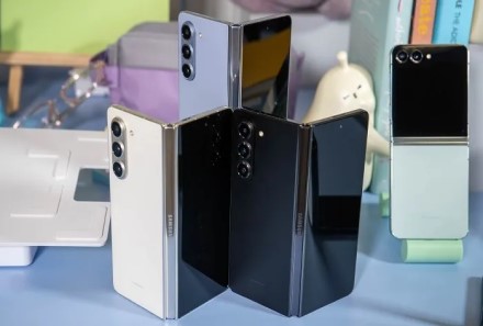 Indijoje likviduota padirbtų „Samsung Galaxy“ telefonų gamykla