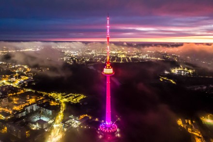 Vilniaus TV bokštas švies ir „šoks“ pagal Čiurlionio valsą, transliuojamą per radijo stotį