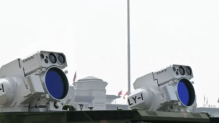 Kinija ruošia civilinius laivus karinei kovai: paslapčia perdirba krovininius laivus į karinius vienetus