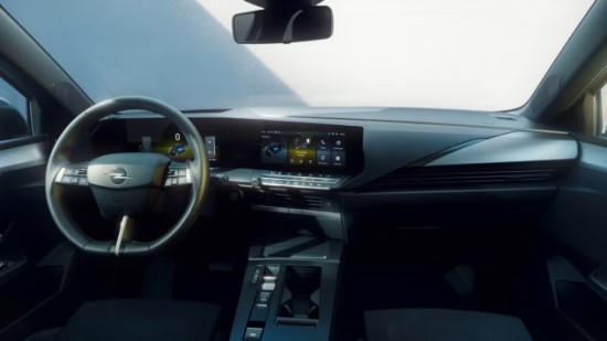 Naujoji „Astra“ keičia žaidimo taisykles: daugiau komforto, daugiau elektros ir mažiau kompromisų