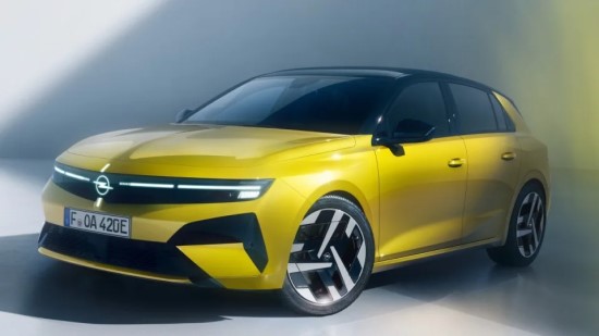 Naujoji „Astra“ keičia žaidimo taisykles: daugiau komforto, daugiau elektros ir mažiau kompromisų