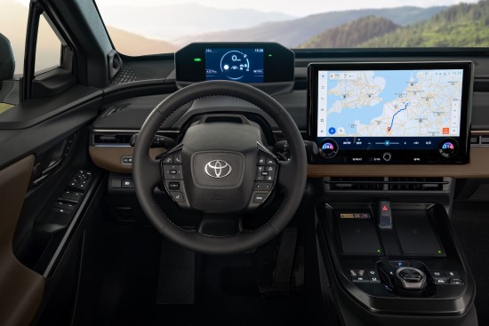 Pristatytas naujas elektromobilis „Toyota bZ4X Touring“