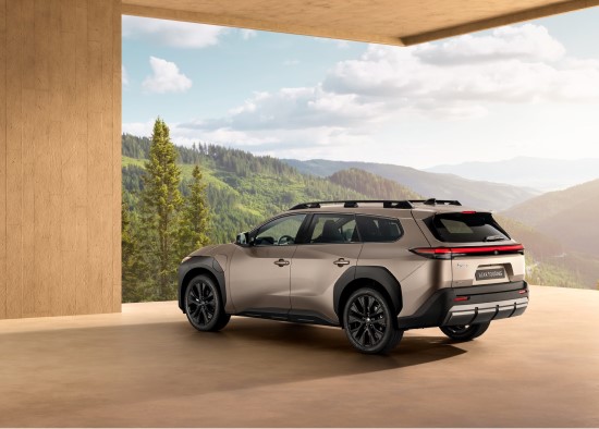 Pristatytas naujas elektromobilis „Toyota bZ4X Touring“