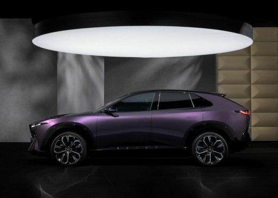 Pristatyta visiškai nauja „Mazda CX-6e“: elektrinis vairavimas savo meniškiausia forma