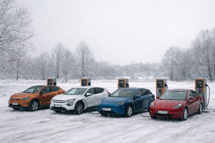 Elektra varomų automobilių Lietuvoje pernai padaugėjo 57 proc. ir jau yra 45300