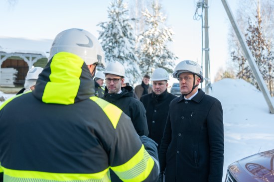 ESO įgyvendina plataus masto tinklo pertvarką: iki 2028 m. miškingose vietovėse kabeliais pakeis 2 tūkst. kilometrų oro linijų