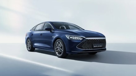 BYD pristatė neįtikėtinai pigius hibridus su puikiomis savybėmis