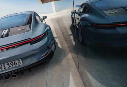 Pribloškiantis „Porsche“ patentas: idealią važiavimo liniją vairuotojui rodys skrendantis dronas Pribloškiantis „Porsche“ patentas: idealią važiavimo liniją vairuotojui rodys skrendantis dronas