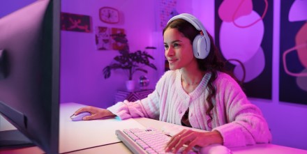 „Logitech G325 Lightspeed“ užtikrina komfortą, stilių ir žaidimams paruoštą garsą