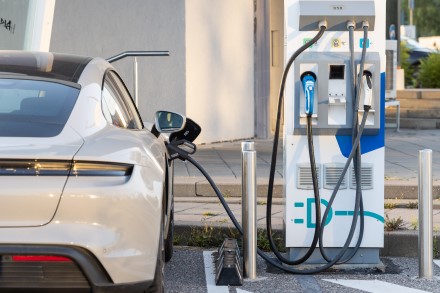 Elektromobiliams ir vandeniliu varomam transportui viešajame sektoriuje – papildomi 1,2 mln. eurų