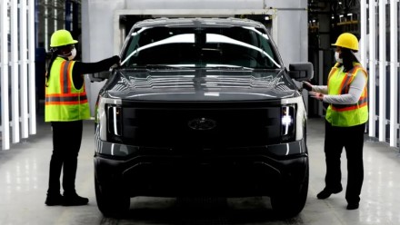 JAV elektromobilių rinka išgyveno lūžį: nepaisant smukimo, elektromobilių rinka išlieka stipri