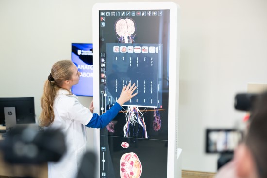 Klaipėdos universitete įrengta pažangi skaitmeninė anatomijos mokymosi ir simuliacijų platforma – anatomažas