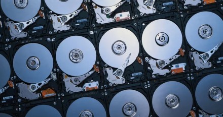 „Western Digital“ baigėsi gamybiniai pajėgumai kietiesiems diskams gaminti – viską „suvalgė“ dirbtinis intelektas