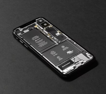 Pažangiausia baterijų technologija vis dar laukia savo eilės: kas stabdo proveržį? Pažangiausia baterijų technologija vis dar laukia savo eilės: kas stabdo proveržį?