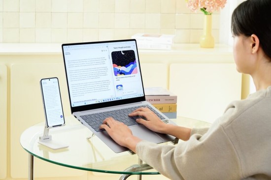 Apklausa rodo: 9 iš 10 lietuvių naudoja dirbtinį intelektą, net jei to nepastebi Apklausa rodo: 9 iš 10 lietuvių naudoja dirbtinį intelektą, net jei to nepastebi