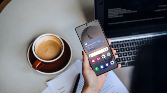 „Samsung“ pristatė „Galaxy S26“ išmaniuosius telefonus: pirmasis flagmanas su integruotu privatumo ekranu „Samsung“ pristatė „Galaxy S26“ išmaniuosius telefonus: pirmasis flagmanas su integruotu privatumo ekranu