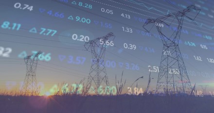 Elektros kainos toliau mažėja