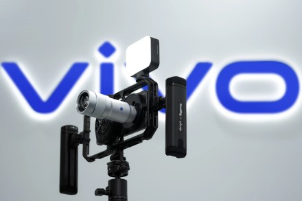 „Vivo“ parodė savo kamerų flagmaną „Vivo X300 Ultra“ ir pažadėjo pasaulinį debiutą