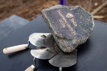 „Telia“ pradėjo 26 mln. eurų vertės duomenų centro statybas – padėtas simbolinis akmuo