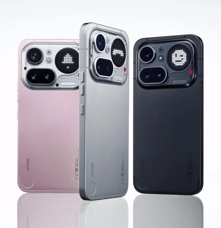 „Nothing Phone (4a)“ ir „(4a) Pro“ – kompromisiniai vidutinės klasės telefonai „zoomeriams“